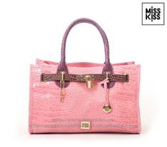 服飾代理加盟全攻略 價(jià)格、廠家與批發(fā)解析